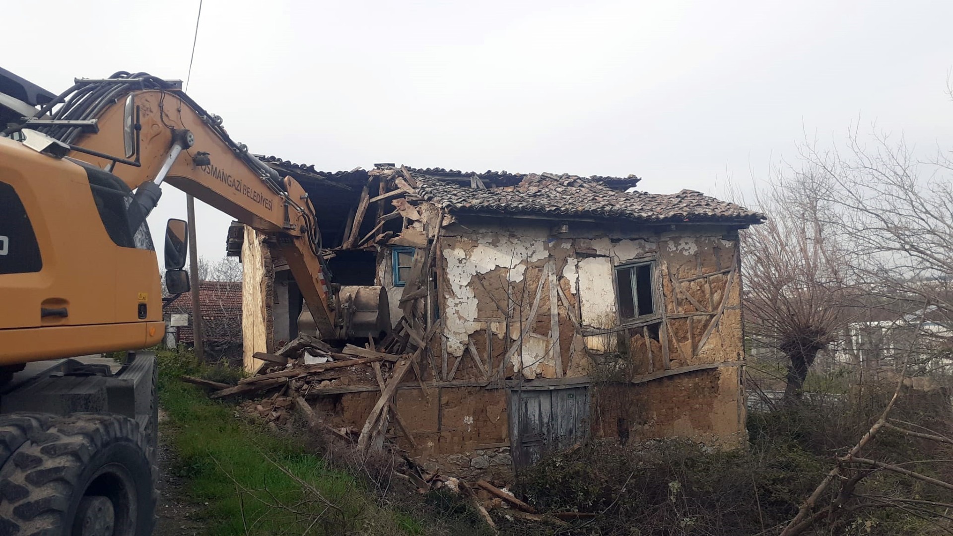 Osmangazi’de Metruk binalar yıkılıyor: Güvenlik için büyük adım