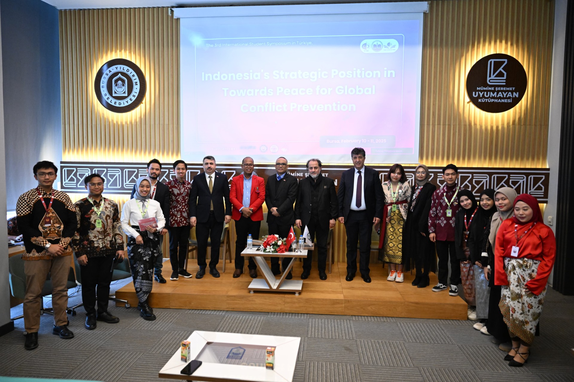 Küresel barışa Yıldırım dokunuşu: Gençler ve akademisyenler bir arada