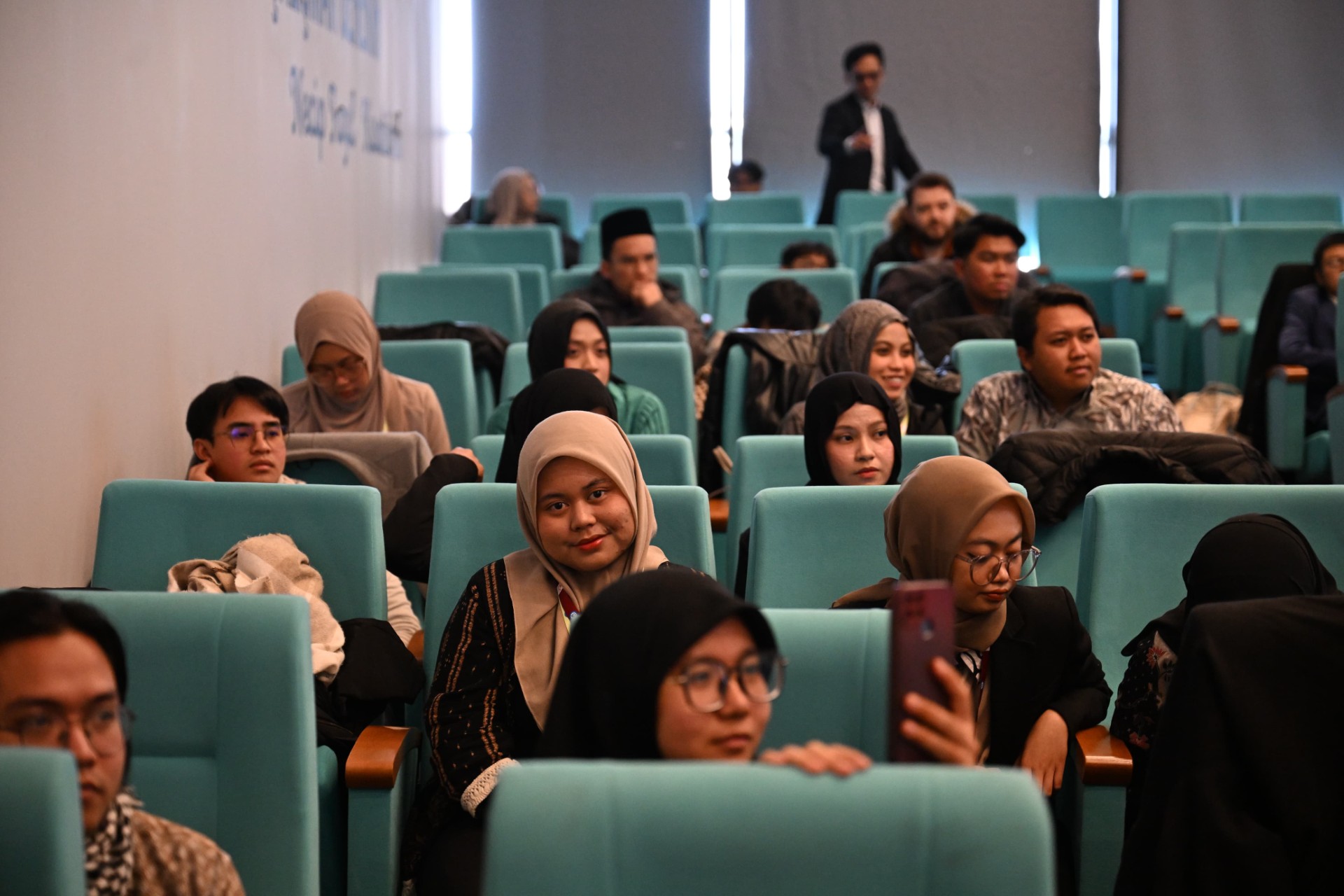 Küresel barışa Yıldırım dokunuşu: Gençler ve akademisyenler bir arada