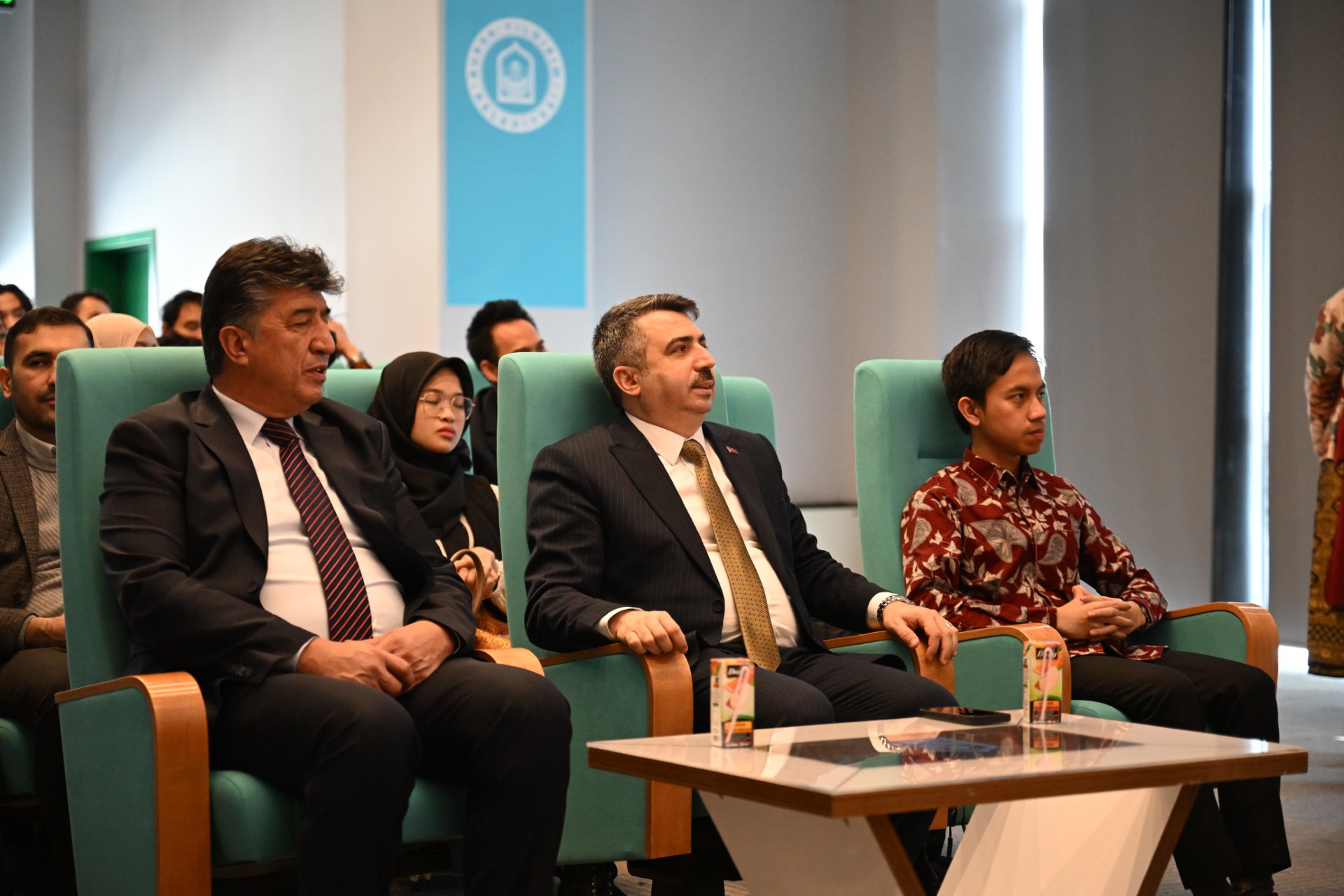 Küresel barışa Yıldırım dokunuşu: Gençler ve akademisyenler bir arada