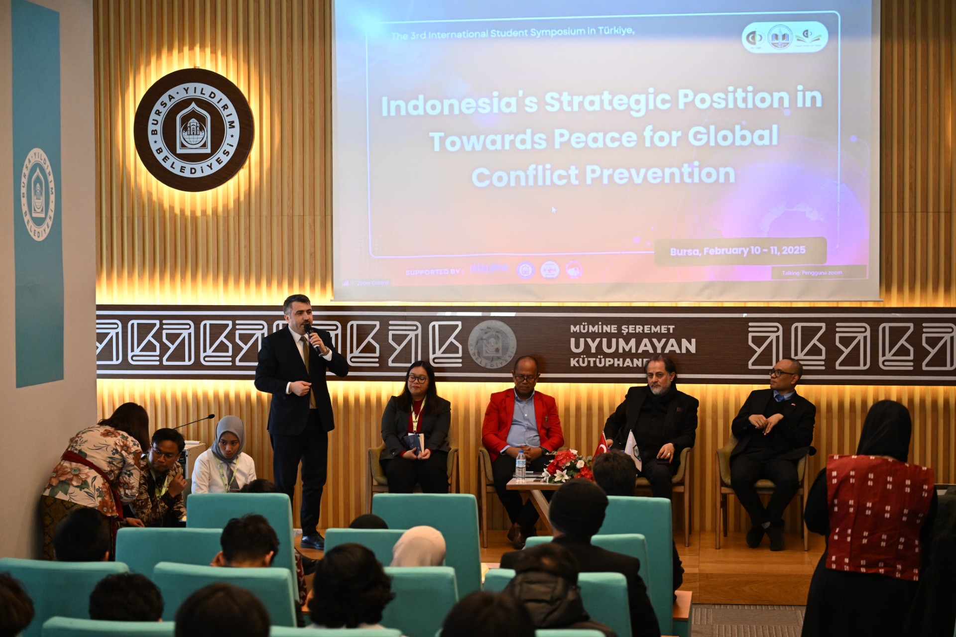 Küresel barışa Yıldırım dokunuşu: Gençler ve akademisyenler bir arada