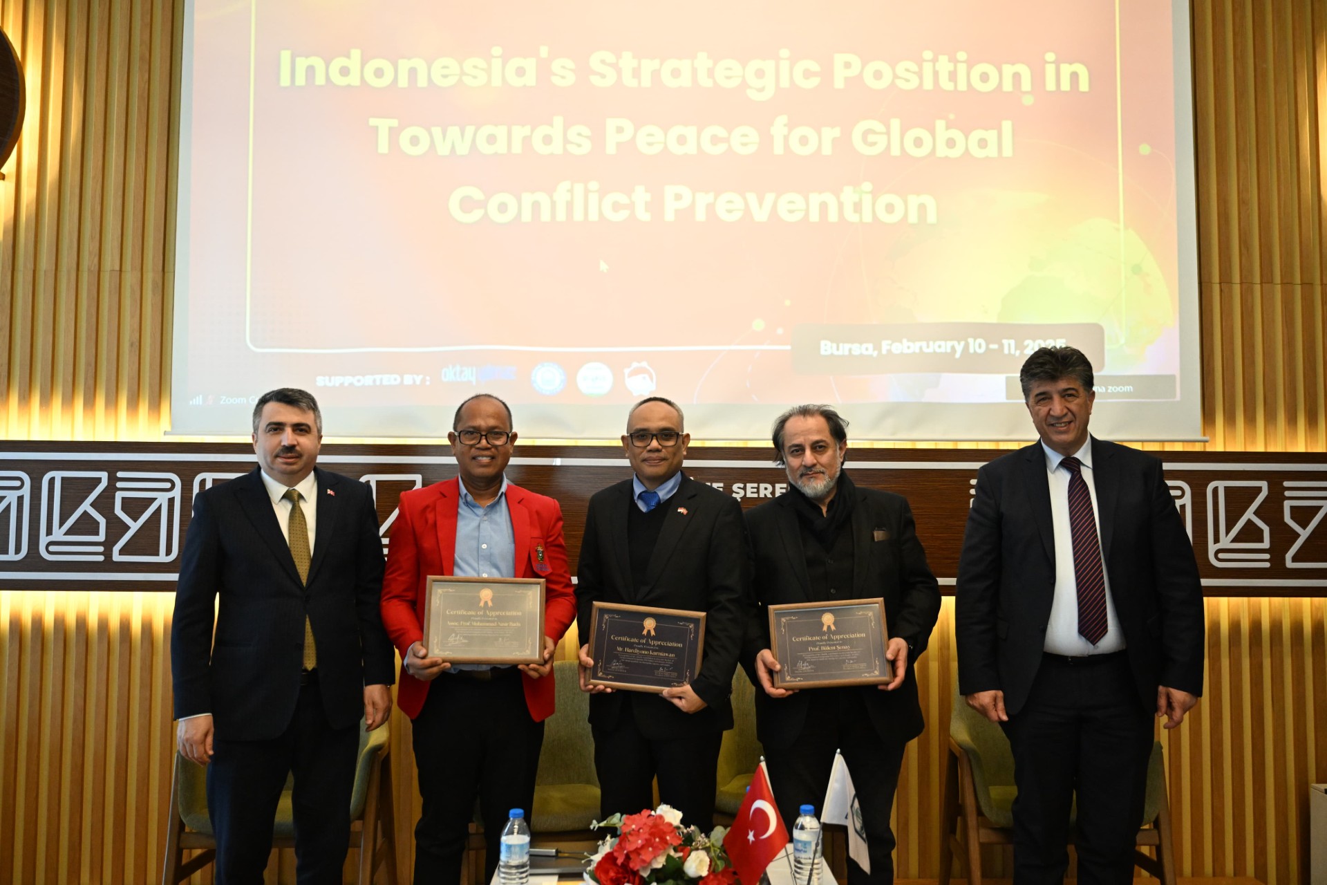 Küresel barışa Yıldırım dokunuşu: Gençler ve akademisyenler bir arada