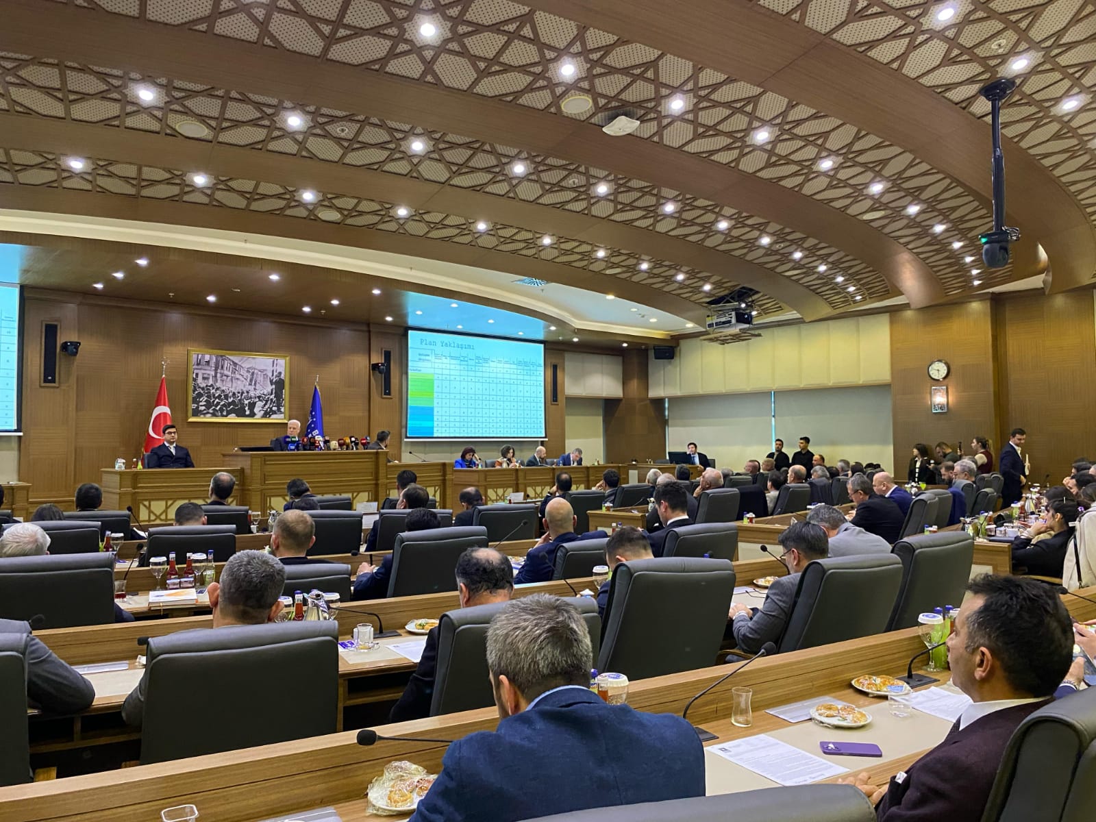 Büyükşehir'den Yatırım atılımı: 1 Milyar TL'lik finansman kararı