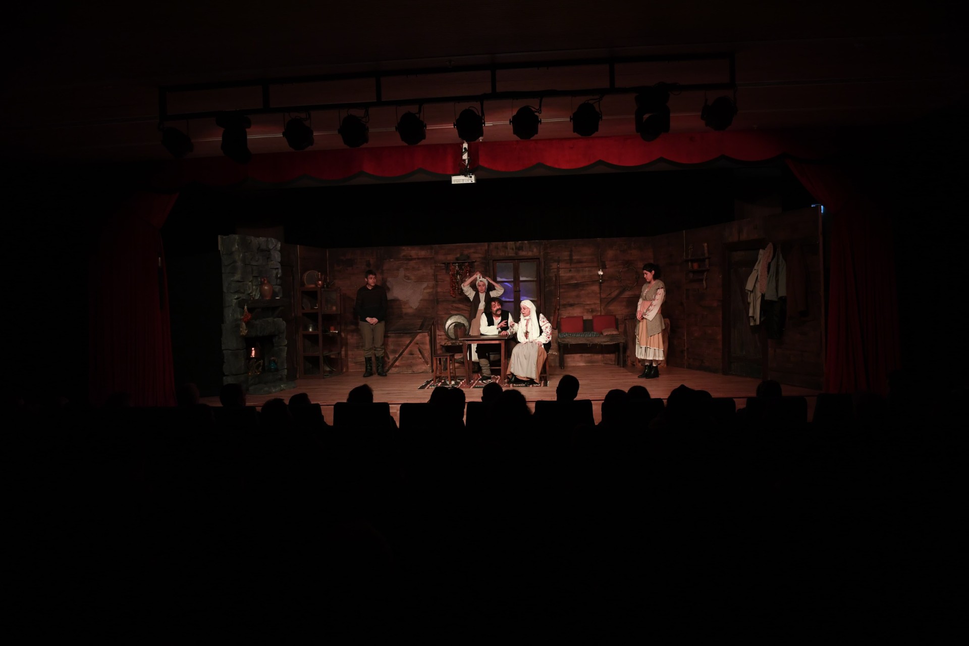 Nevbahar mübadele yüzyıllık sürgün Tarihin acı yüzü sahneye taşındı