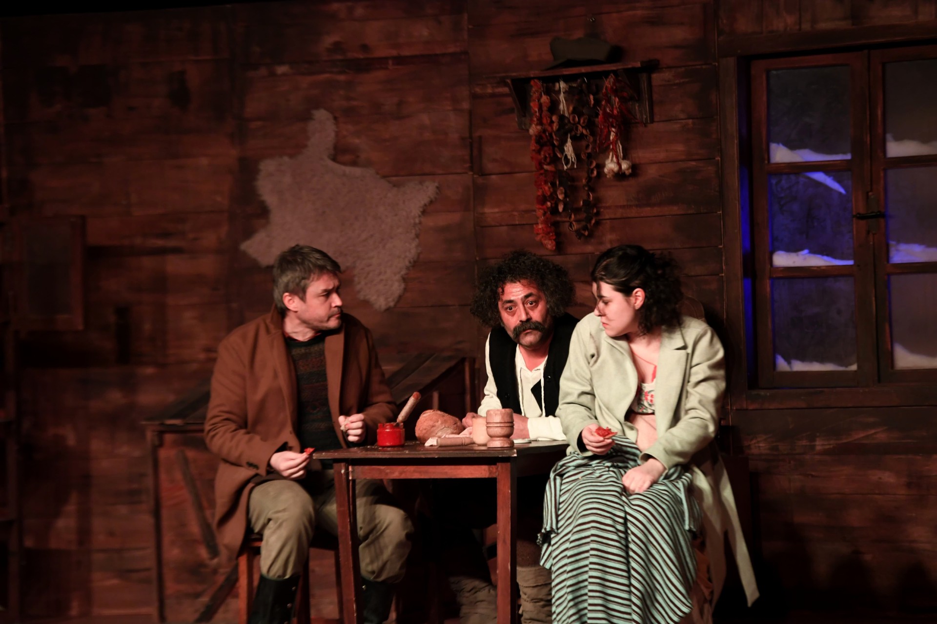 Nevbahar mübadele yüzyıllık sürgün Tarihin acı yüzü sahneye taşındı