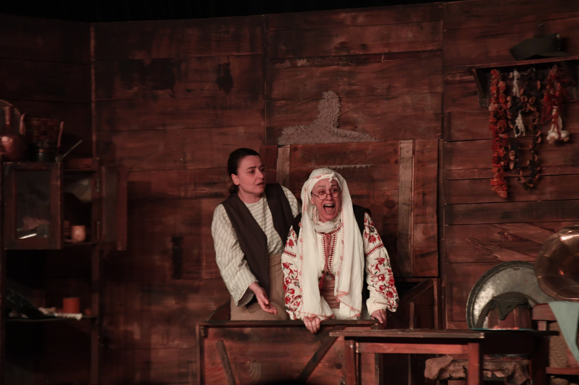 Nevbahar mübadele yüzyıllık sürgün Tarihin acı yüzü sahneye taşındı