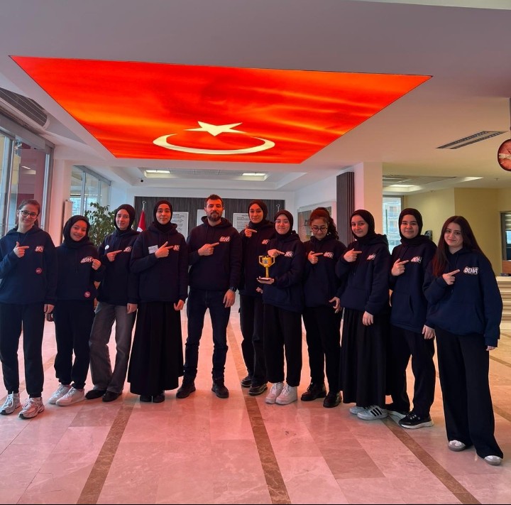 Kız Anadolu İmam Hatip Lisesi Öğrencilerinden Büyük Başarı!