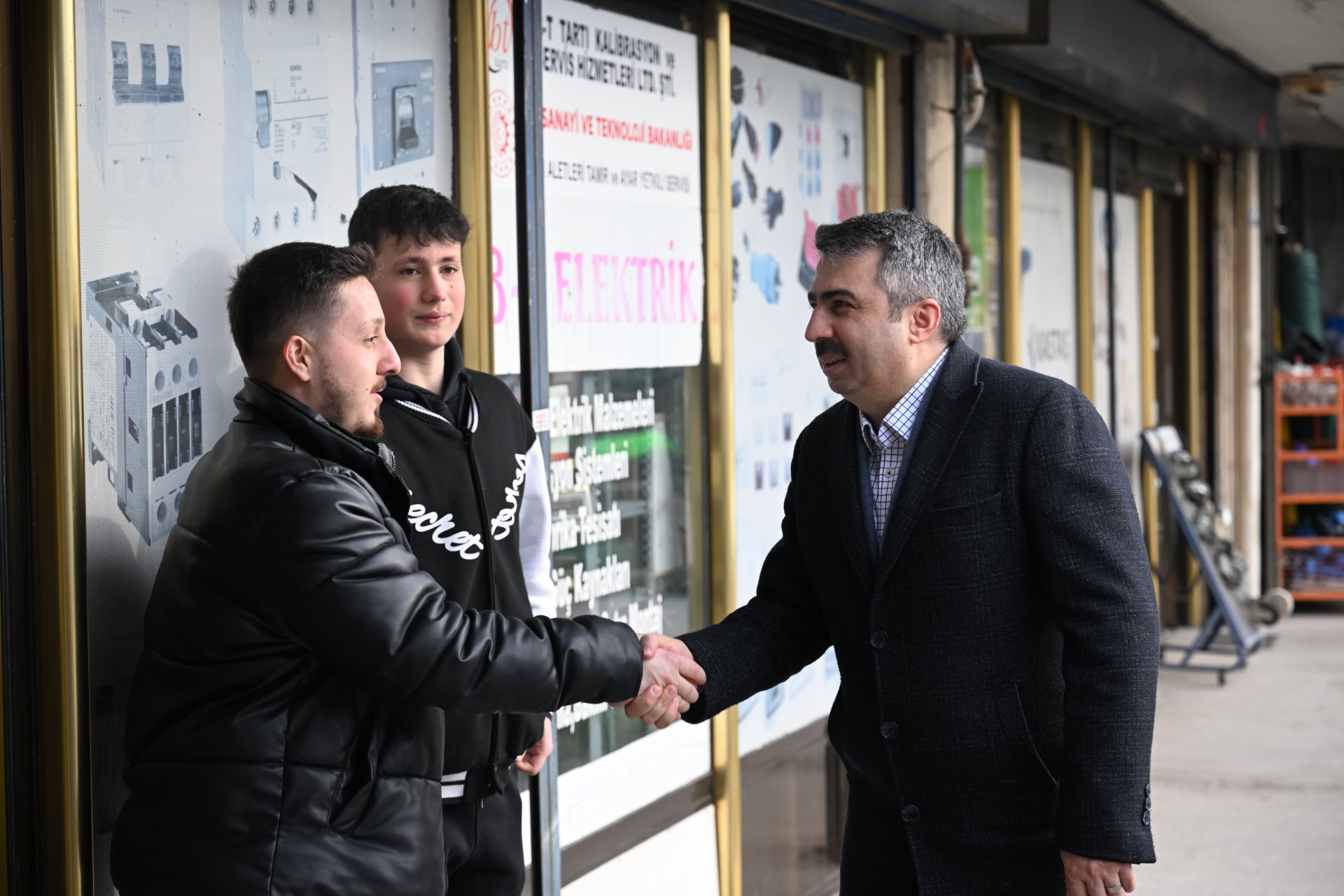 Başkan Yılmaz, Esnafın sorunlarını yerinde dinledi