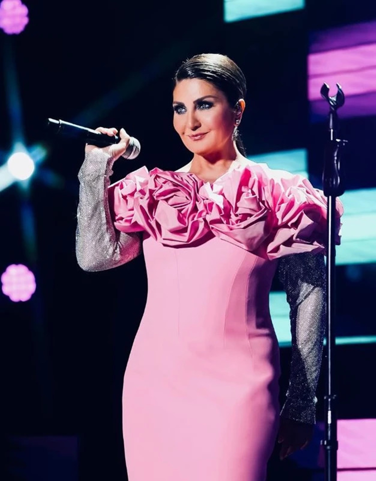 Sibel Can’ın Yeni imajı: Sarı saçla gelen yorum fırtınası