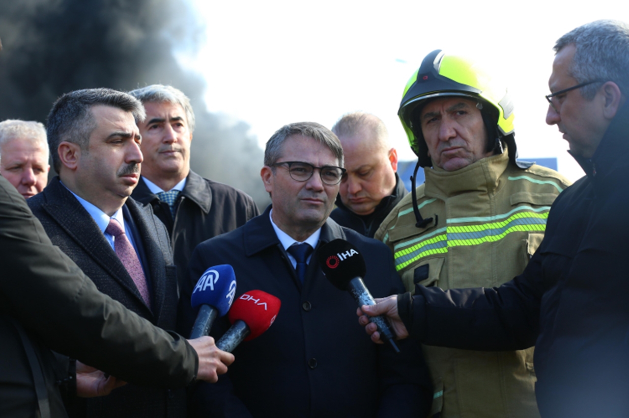Bursa'da Büyük yangın paniğe neden oldu: Ekipler söndürme mücadelesi veriyor