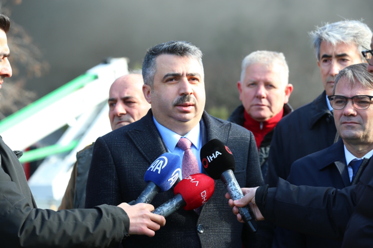 Bursa'da Büyük yangın paniğe neden oldu: Ekipler söndürme mücadelesi veriyor