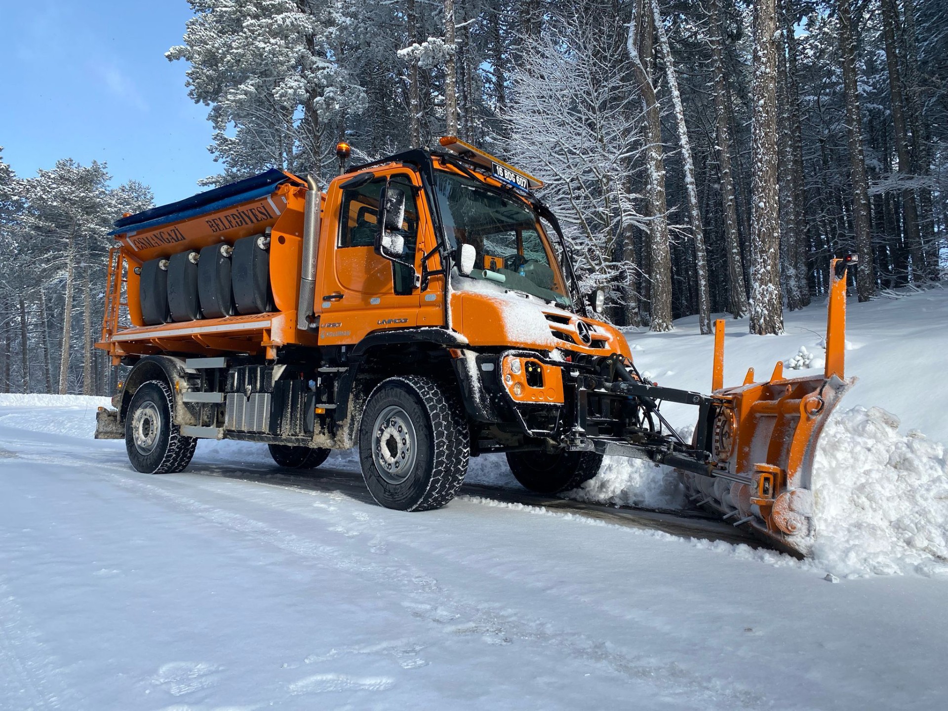 Bursa'da Kışa karşı hızlı müdahale: Osmangazi Belediyesi 24 saat çalışıyor