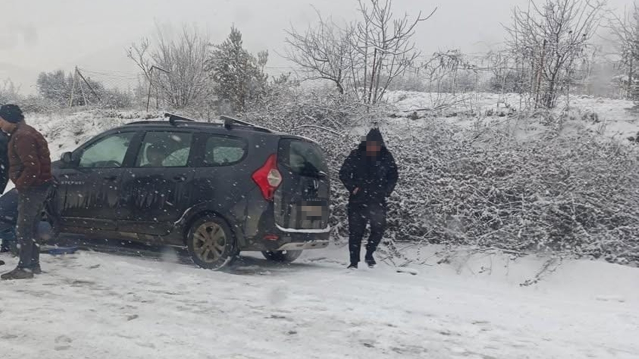 Bursa’da Yağışın yol açtığı zincirleme kaza, Trafiği kilitledi