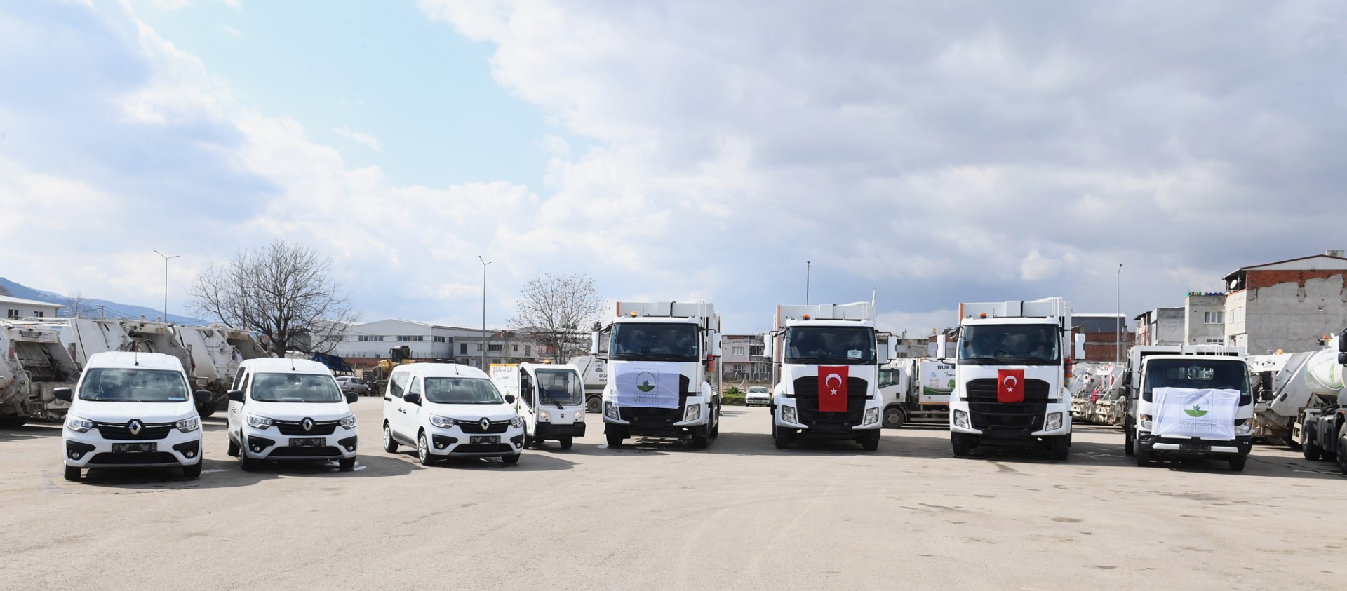 Osmangazi Belediyesi, Temizlik filosu’na 17 yeni araç ekledi
