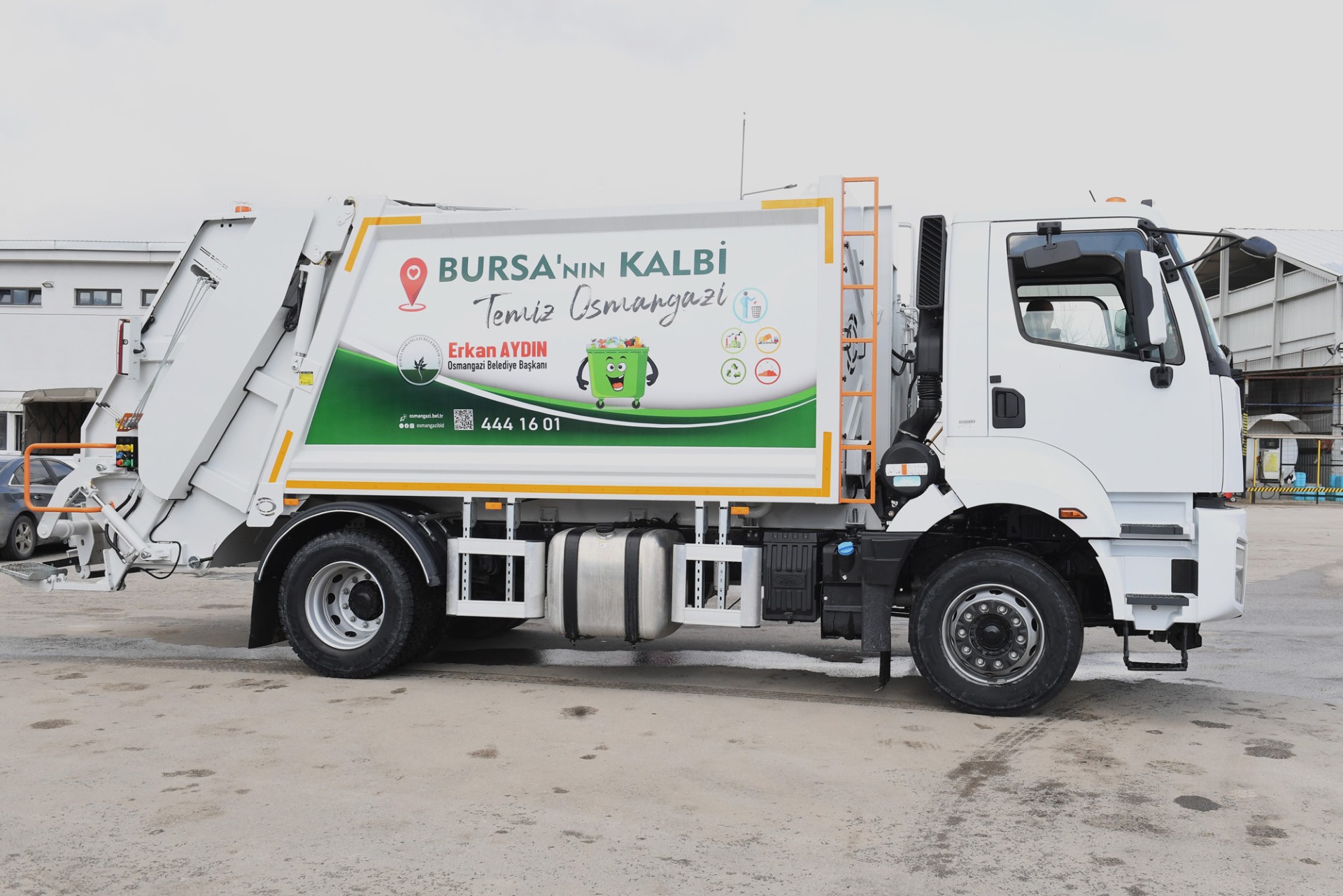 Osmangazi Belediyesi, Temizlik filosu’na 17 yeni araç ekledi