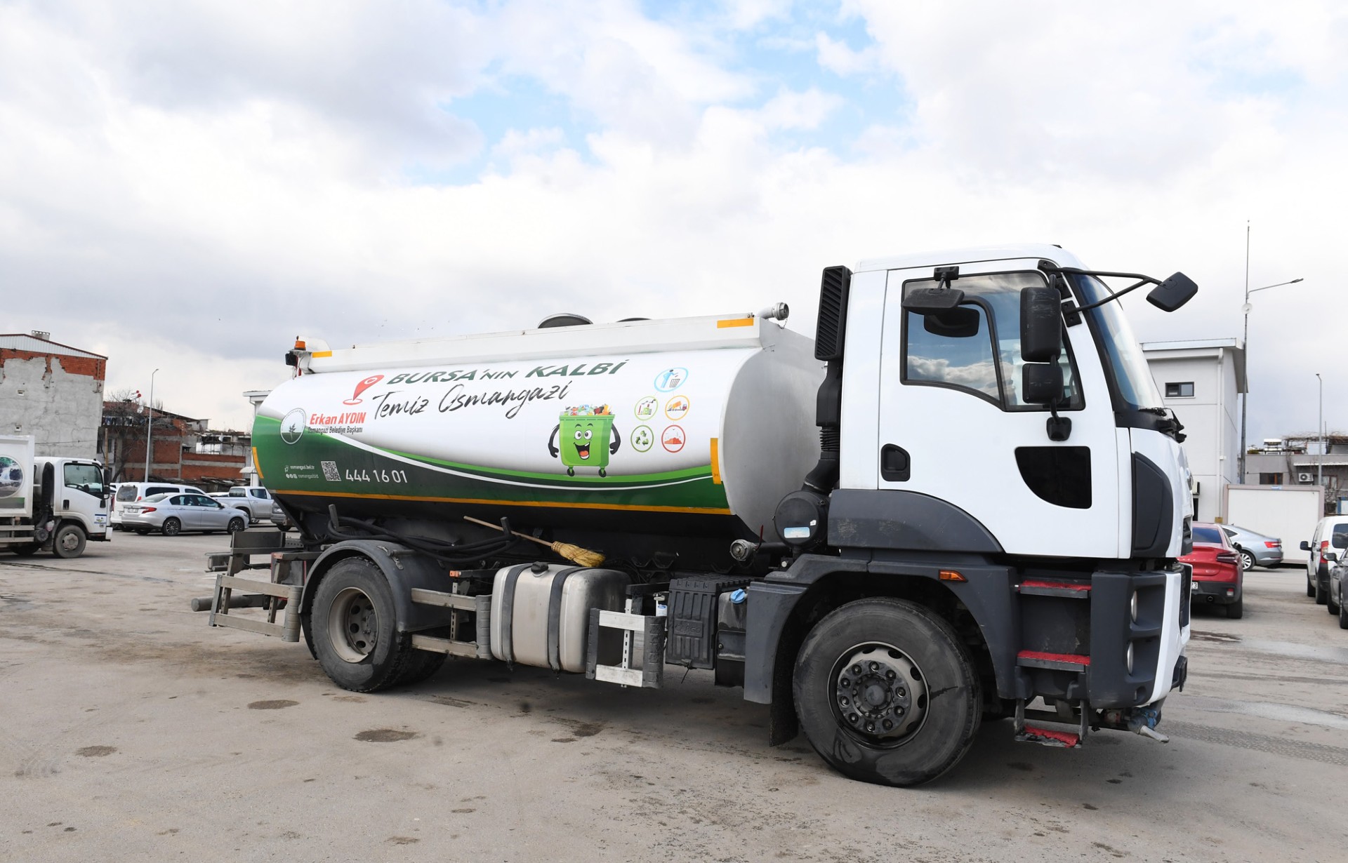 Osmangazi Belediyesi, Temizlik filosu’na 17 yeni araç ekledi