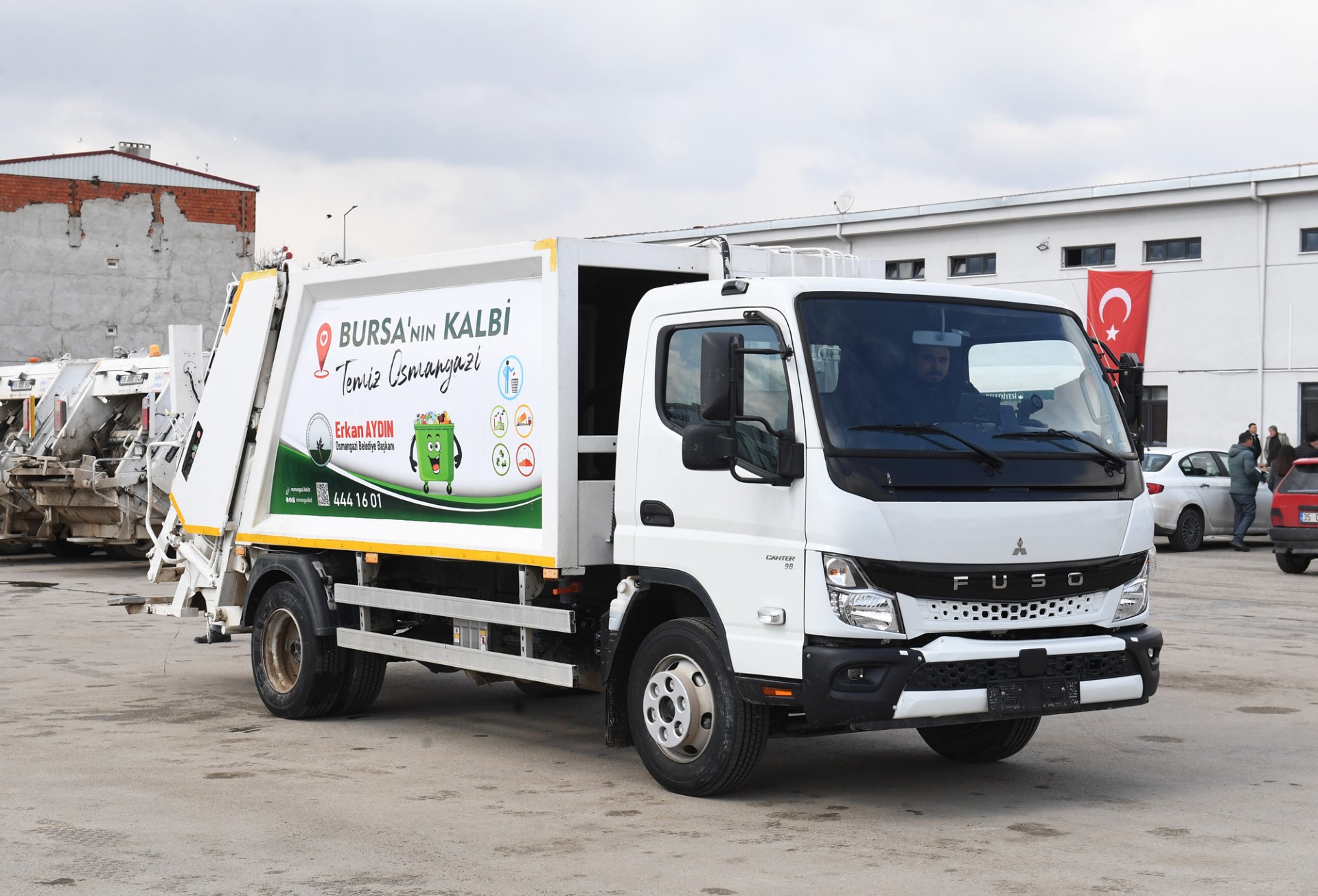 Osmangazi Belediyesi, Temizlik filosu’na 17 yeni araç ekledi