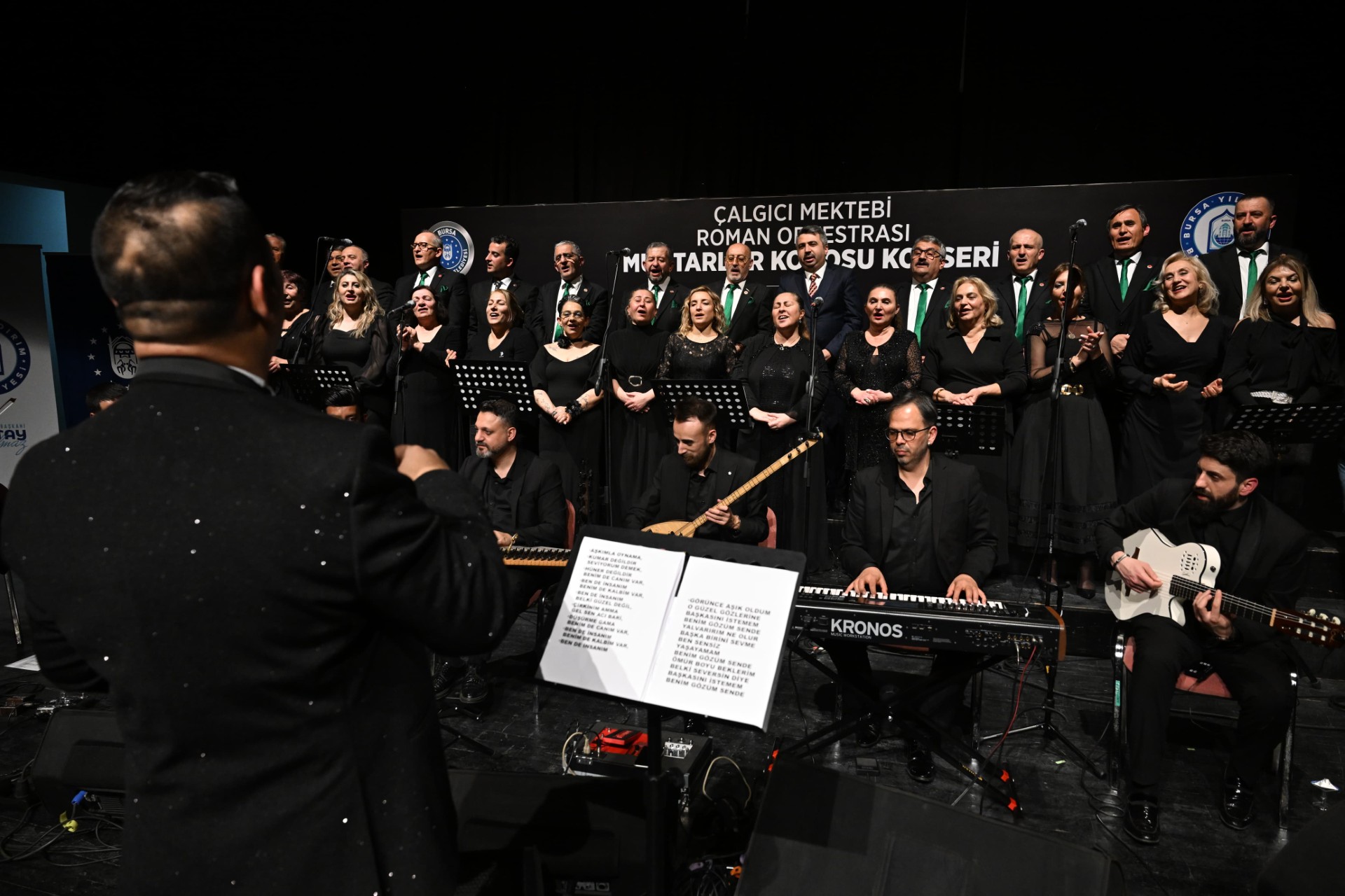 Yıldırım’da Muhtarlar sahneye çıktı, Müzik rüzgârı esti