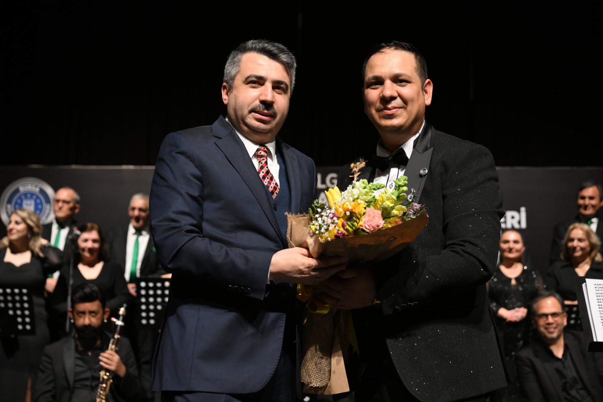 Yıldırım’da Muhtarlar sahneye çıktı, Müzik rüzgârı esti