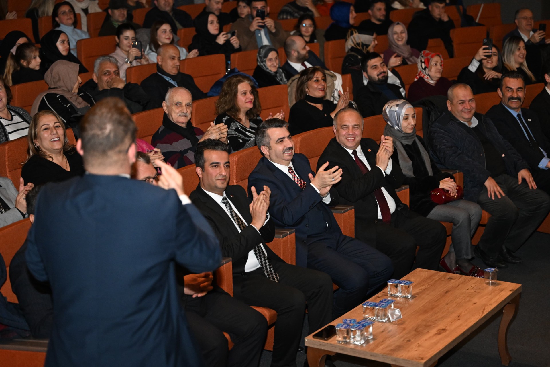 Yıldırım’da Muhtarlar sahneye çıktı, Müzik rüzgârı esti