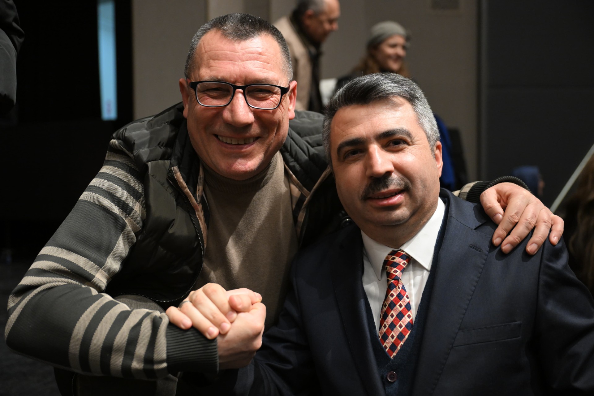 Yıldırım’da Muhtarlar sahneye çıktı, Müzik rüzgârı esti