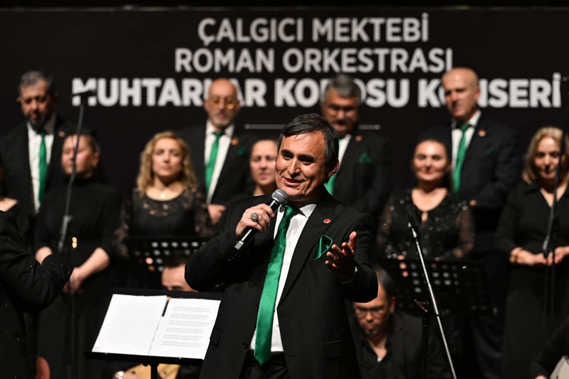 Yıldırım’da Muhtarlar sahneye çıktı, Müzik rüzgârı esti