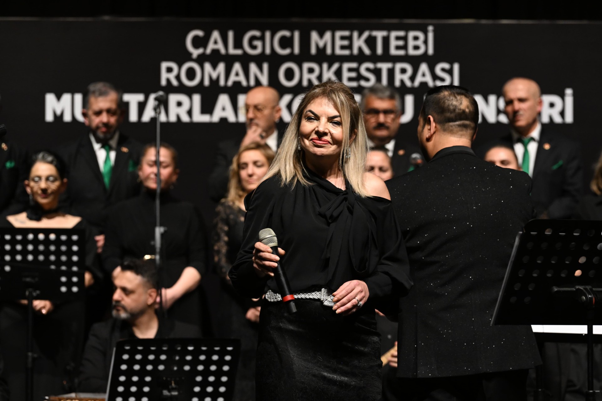 Yıldırım’da Muhtarlar sahneye çıktı, Müzik rüzgârı esti