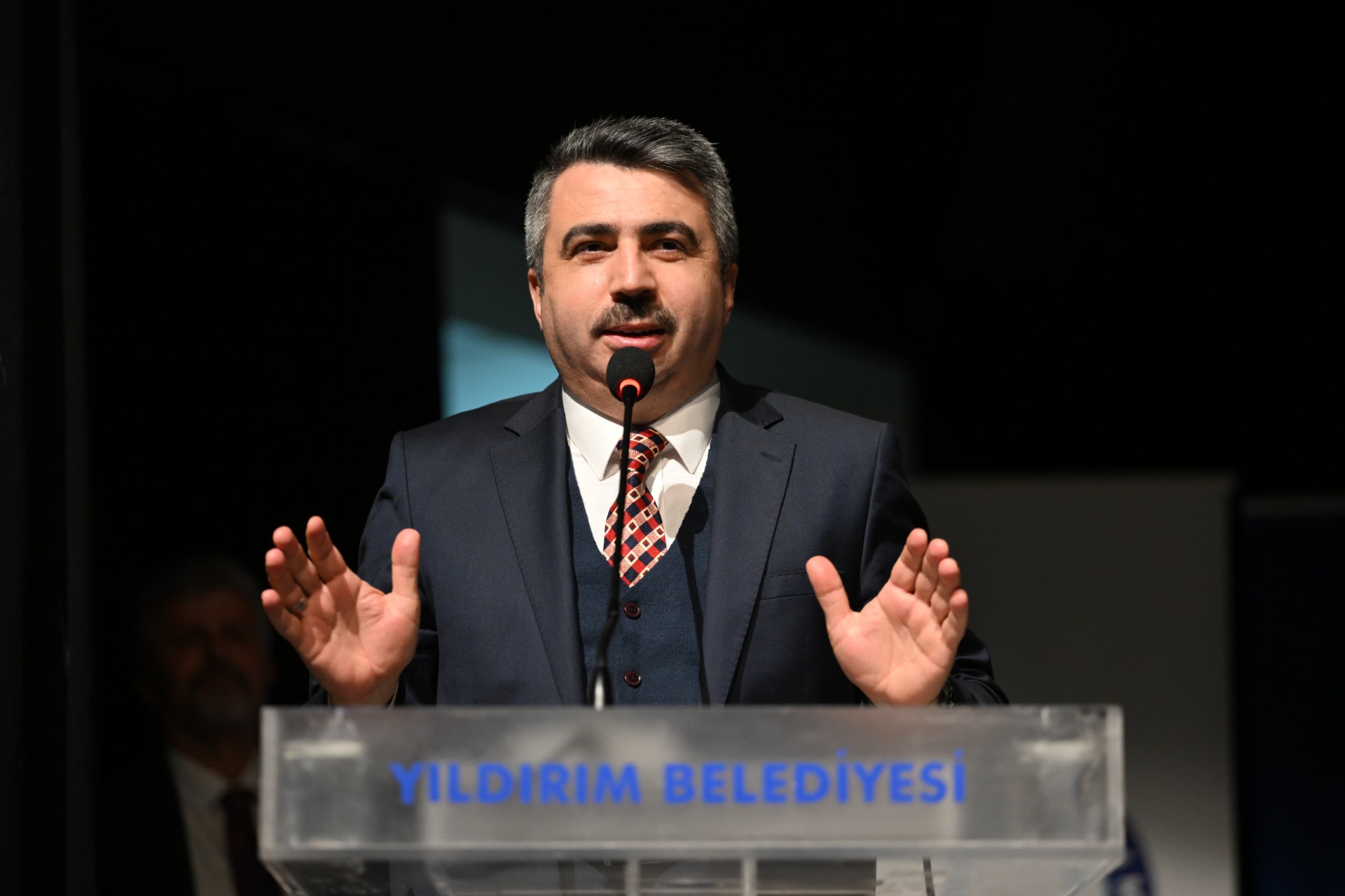 Yıldırım’da Muhtarlar sahneye çıktı, Müzik rüzgârı esti