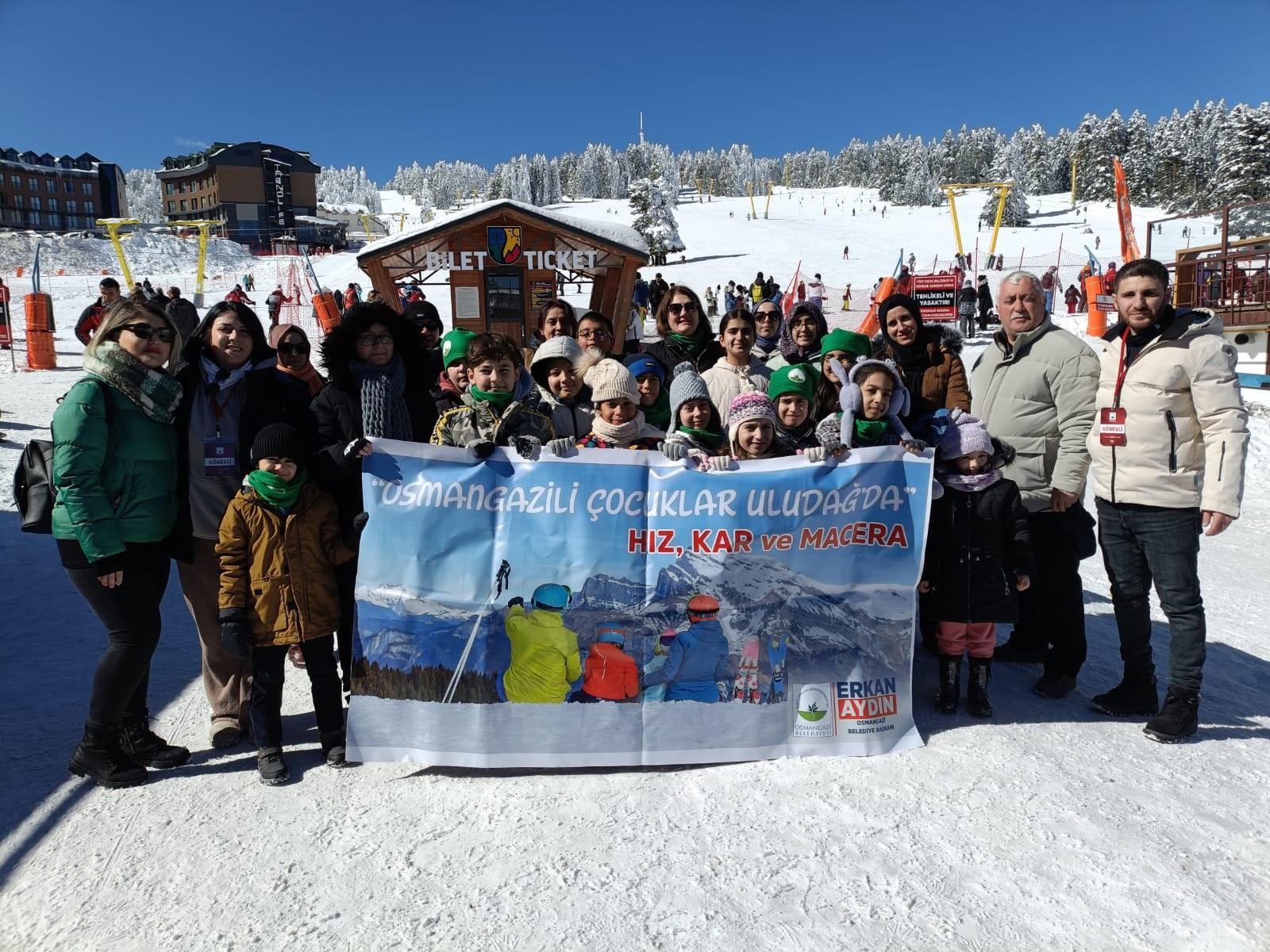 Osmangazili çocuklar Uludağ’da kayakla tanıştı