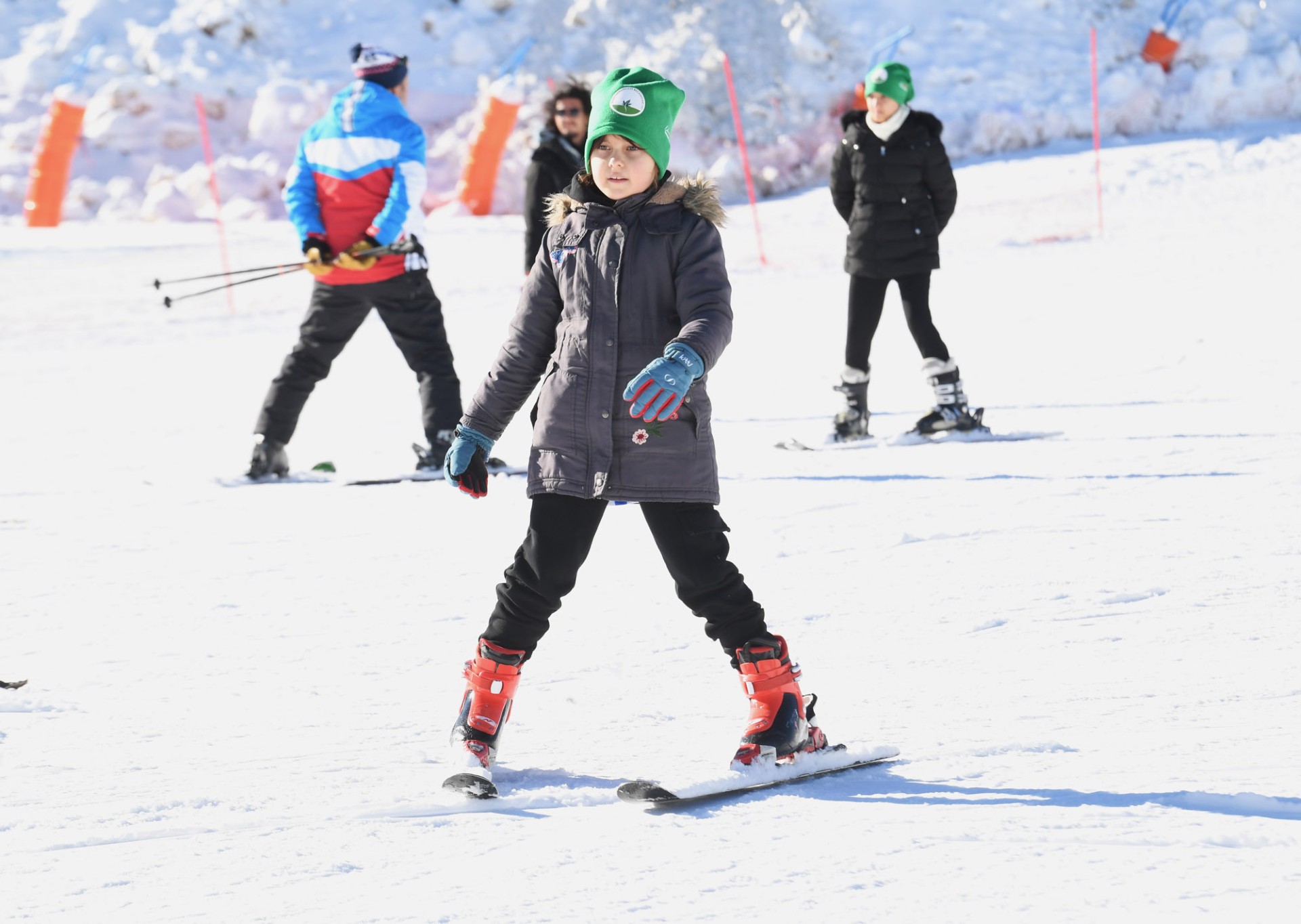 Osmangazili çocuklar Uludağ’da kayakla tanıştı