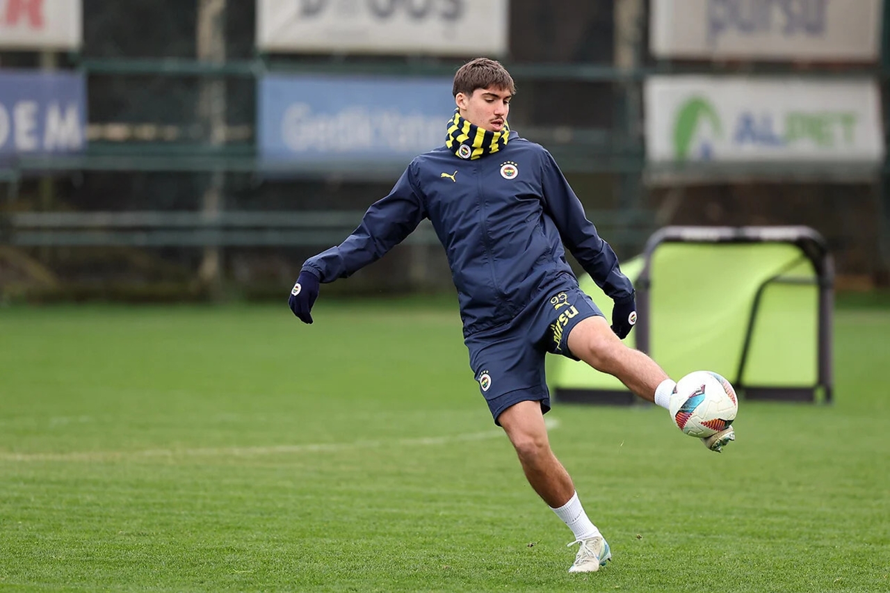 Fenerbahçe'nin Genç yıldızı Yusuf Akçiçek parlıyor: Avrupa kulüpleri peşinde