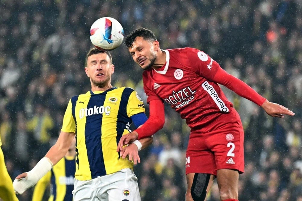Fenerbahçe 3-0'la Zirveye yükseldi, En-Nesyri tarihe geçti
