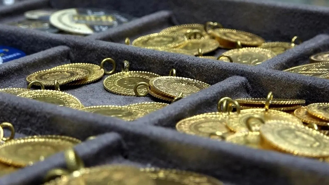 Altın zirveye tırmandı: Gram 3.364, Ons 2.865 dolar