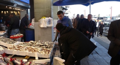 Alkollü arkadaşını kurtarmaya gitti o da ehliyetsiz ve alkollü çıktı