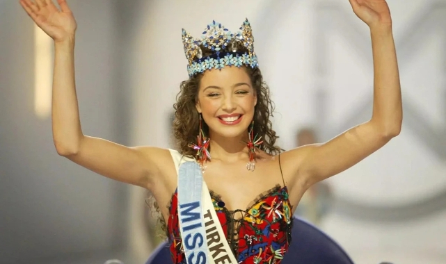 Azra Akın: Güzellik yarışmasına Aile dostlarımız sayesinde katıldım