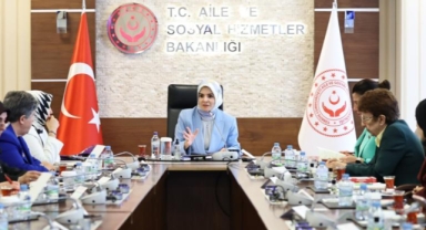 Bakan Göktaş, kadın odaklı çalışmalar yürüten STK temsilcileriyle buluştu