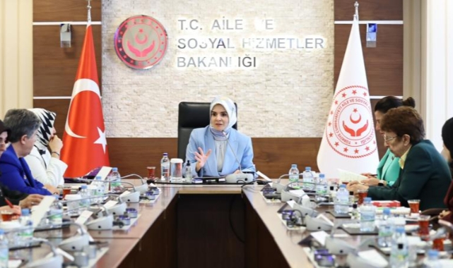 Bakan Göktaş, kadın odaklı çalışmalar yürüten STK temsilcileriyle buluştu