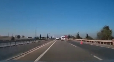 Bursa'da takip mesafesini korumadı, önünde seyreden araçlara böyle çarptı