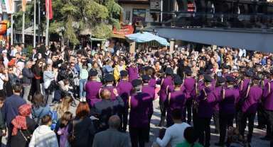 Bursa'nın dört bir yanında Cumhuriyet Bayramı coşkusu