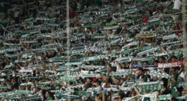 Bursaspor, tüm liglerde gol yemeyen tek takım unvanını koruyor
