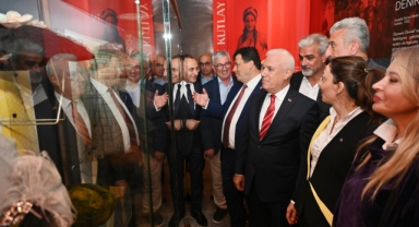 ‘Çok Yaşa Cumhuriyet Sergisi’ ziyarete açıldı