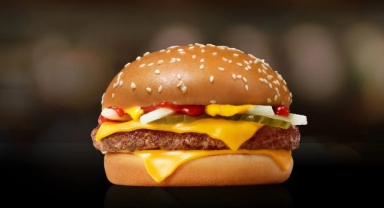 Fast Food devi tehlikede: Soğan kaynaklı salgın panik yarattı