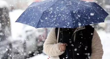 Karadeniz'de Fırtına: 7 İlde kuvvetli yağış ve kar