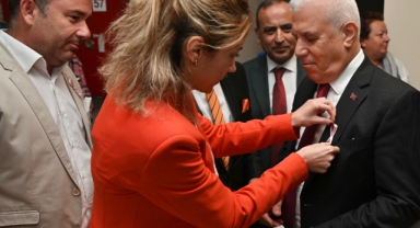 Meme kanserine ‘pembe kurdele’ ile dikkat çekildi