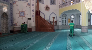 Osmangazi Belediyesi Camilerde Temizlik Çalışması Başlattı