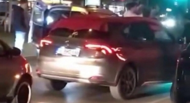 Bursa'da asker eğlencesinde yolu kesip çiftetelli oynadılar