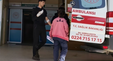 Bursa'da elini hurda ezme makinesine kaptırdı