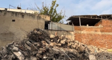 Bursa'da yol genişletme çalışması sebebiyle 5 katlı bina yıkıldı