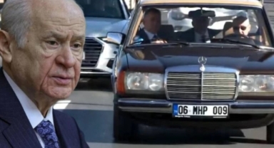 MHP Genel Başkanı Bahçeli klasik otomobiliyle Ankara'yı turladı