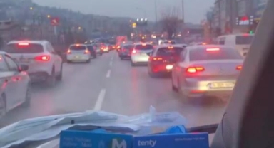 Bursa’da yoğun trafiğe rağmen fermuar sistemi uygulandı